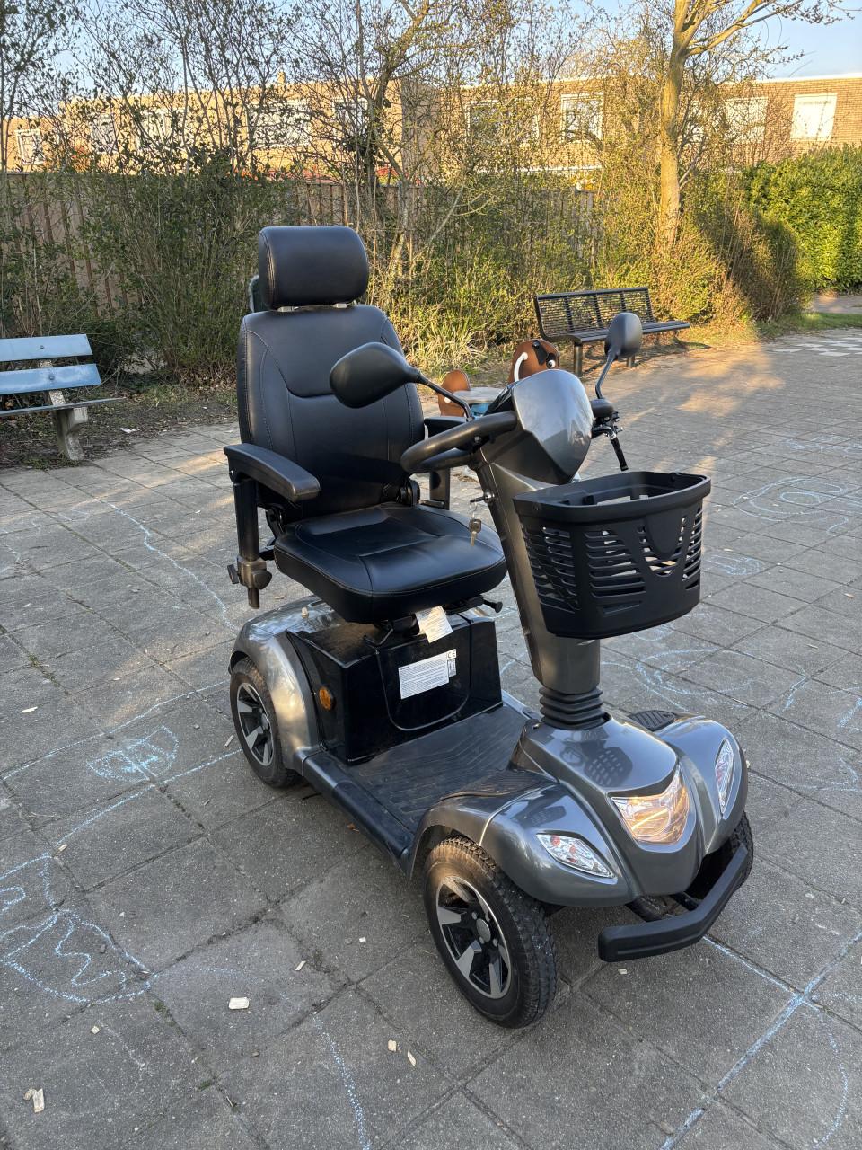 Vermeiren Carpo 4 scootmobiel 266km! Nieuwstaat grijs 4d