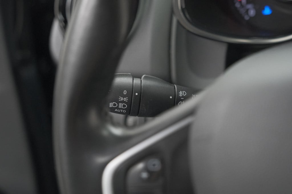 Renault Clio tce 90 intens | camera | navigatie | allseason banden | parkee