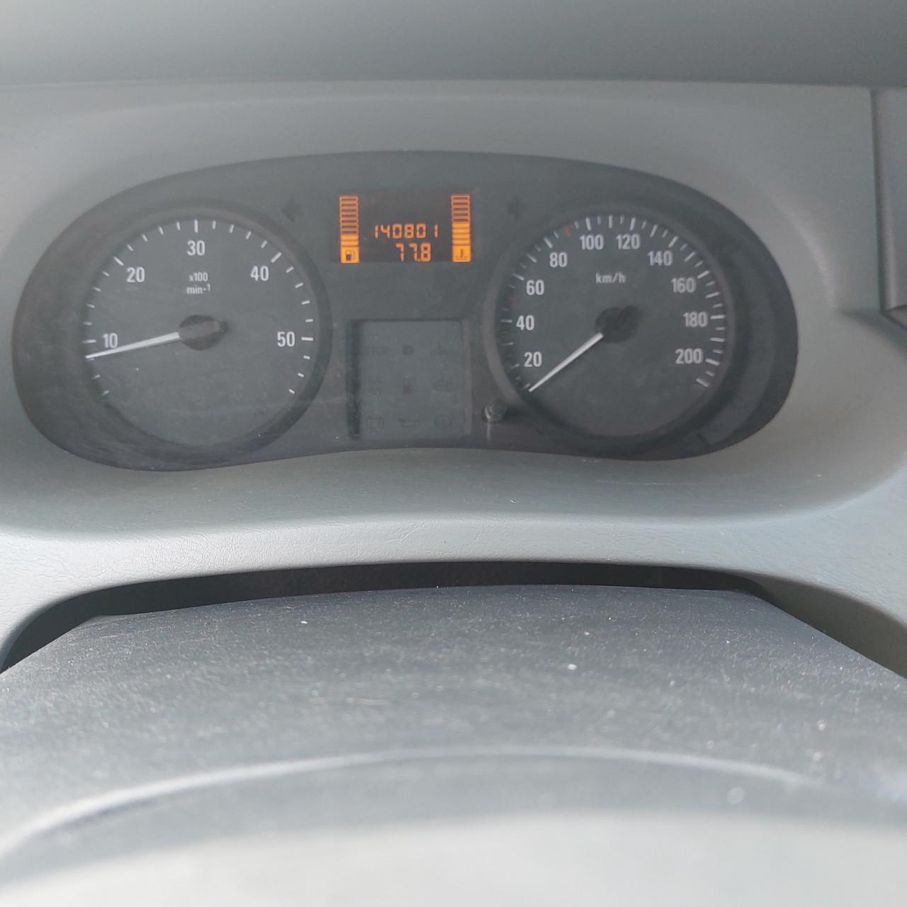 Opel Vivaro 2.0 CDTI 2.7 T -   140.801 Km