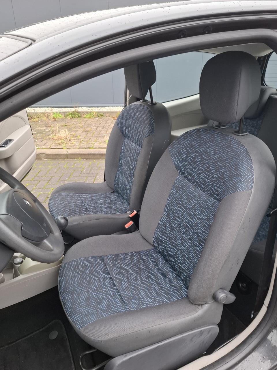 Renault Twingo 1.1 2008 Zwart