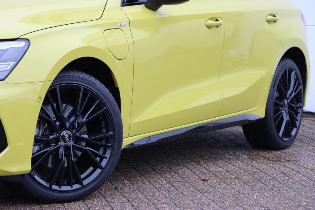 Audi A3 sportback 40 tfsi e s edition 204pk s-tronic | soh 98% l zwart opti
