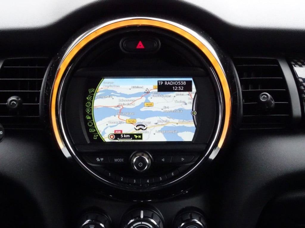 Mini Cooper mini 2.0 serious business 5-deurs | led | navi | 18"