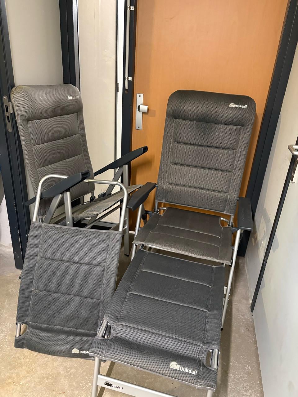 2 Dukdalf grande campingstoelen met losse voetensteun