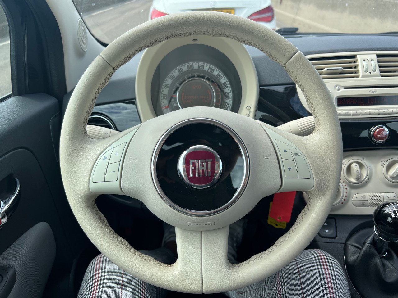 Topstaat; Fiat 500 Cabrio uit 2015 met slechts 78.000 km
