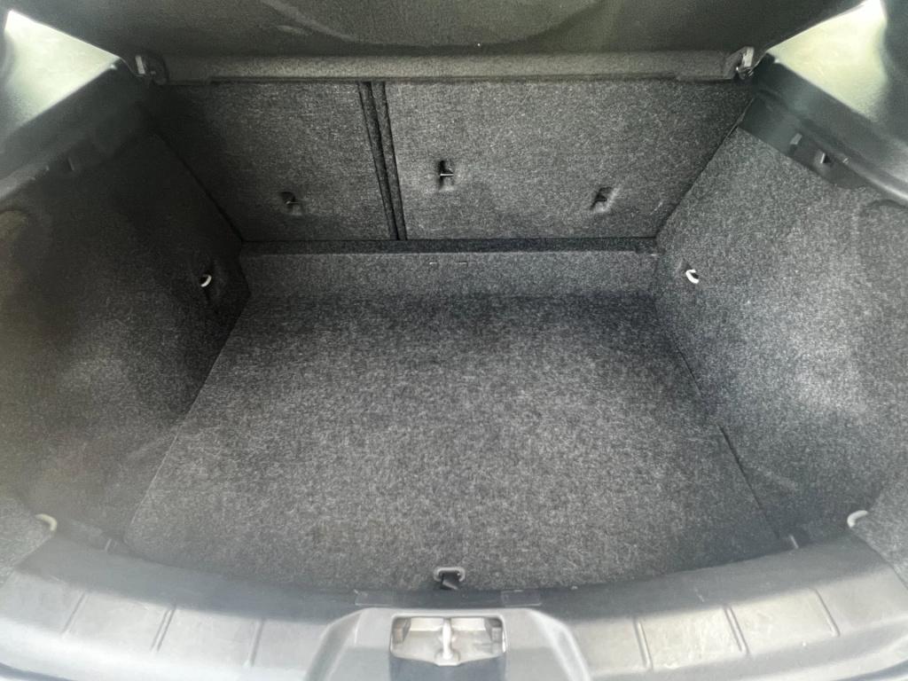 Volvo V40 2.0 t2 momentum, navi, afn. trekhaak enz...