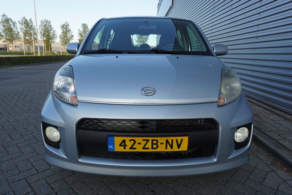 Daihatsu Sirion 2 1.3-16v sport airco / elektr. ramen / nap