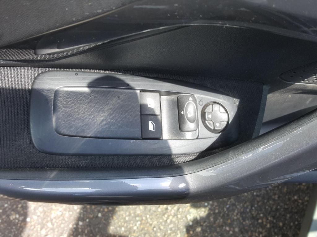 Peugeot 2008 1.2 puretech 82pk s&s style navigatie | airco | cruise control