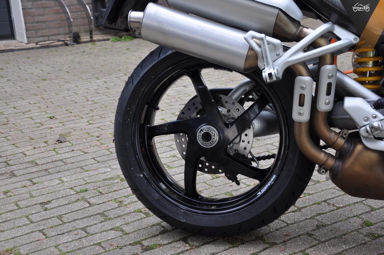 Ducati Monster S2R 1000 9500 kilometers!