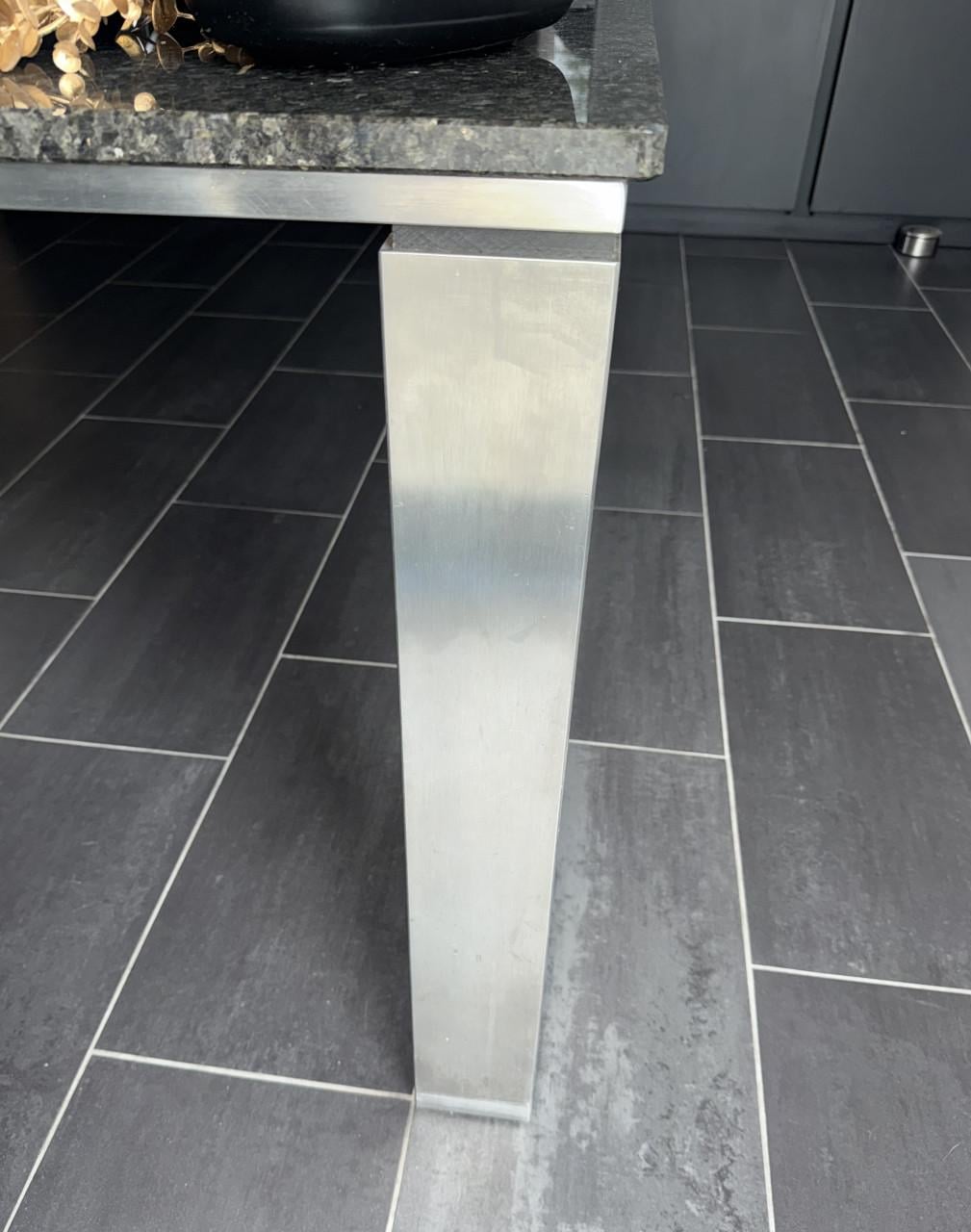 Prachtige granieten eettafel