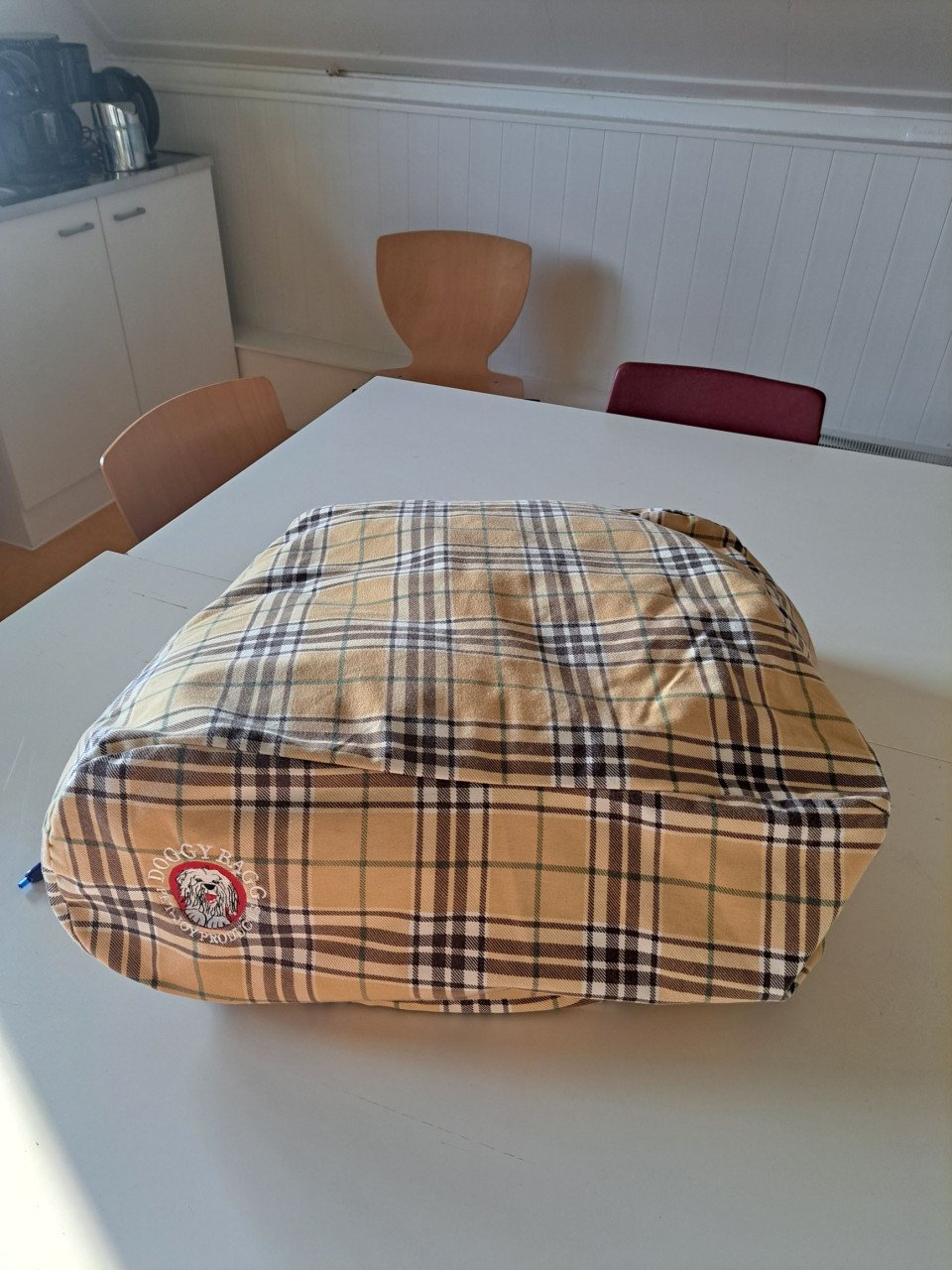 Geruit hondenkussen voor kleine hond