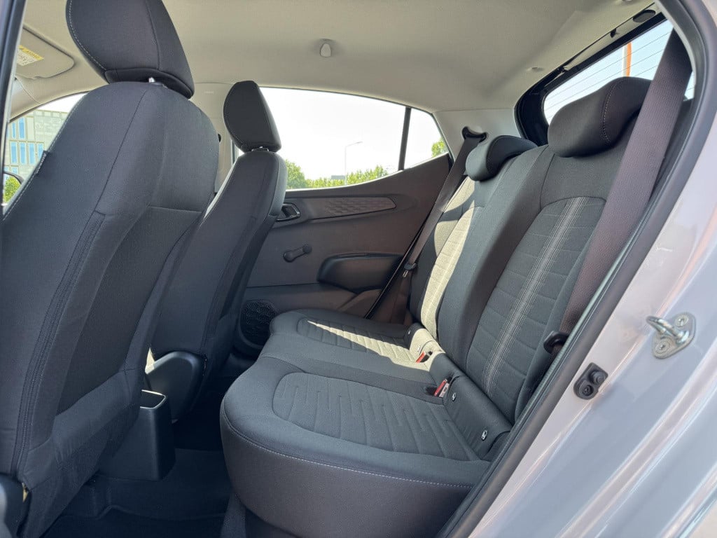 Hyundai I 10 1.0 comfort smart nieuw model! | two-tone lakkleur | navigatie