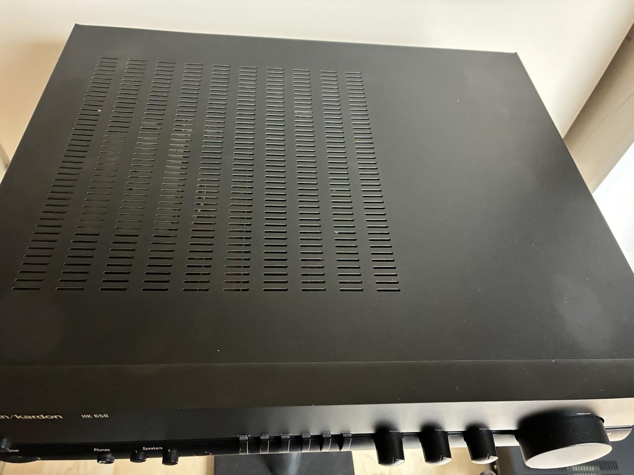 Harman Kardon HK 650 versterker.