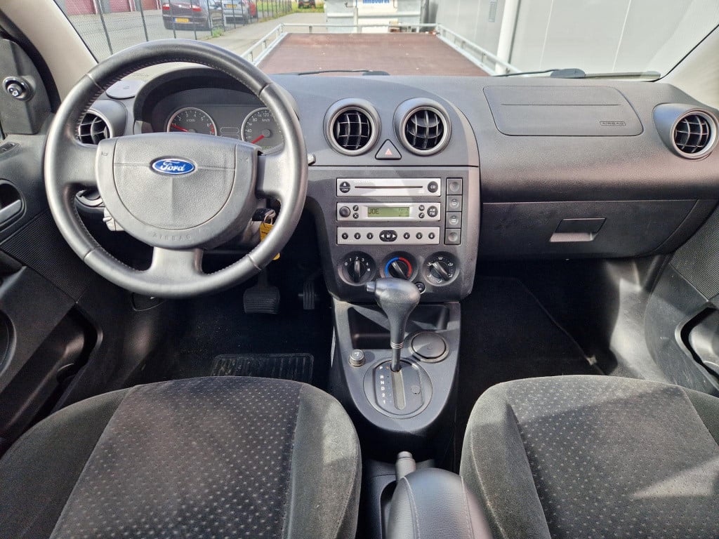 Ford Fiesta 1.6-16v ghia