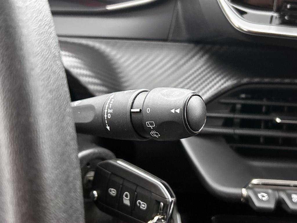 Peugeot 208 75 pk like | rijklaar