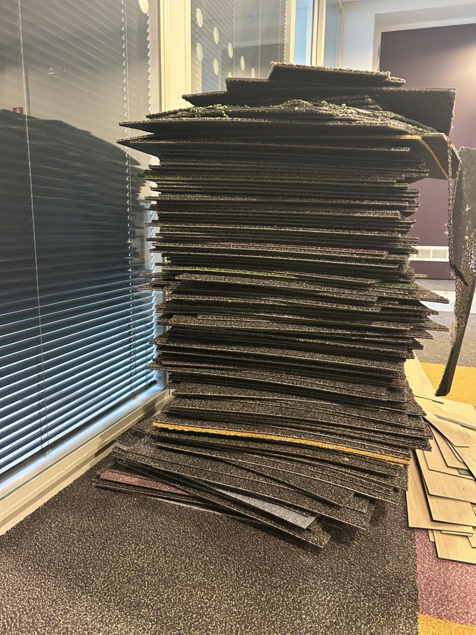 Gebruikte tapijt tegels 50x50