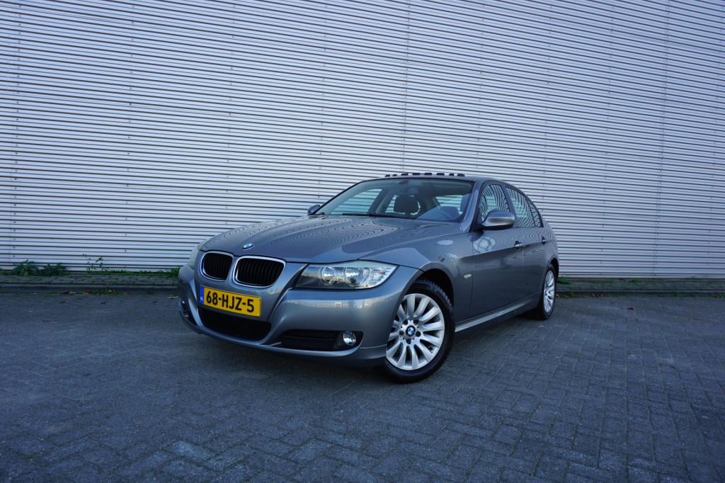 BMW 3-serie 318i business line climate / navi / cruise / pano / elektr. ram