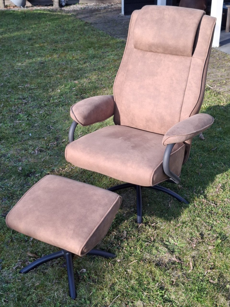Relaxfauteuil met hocker