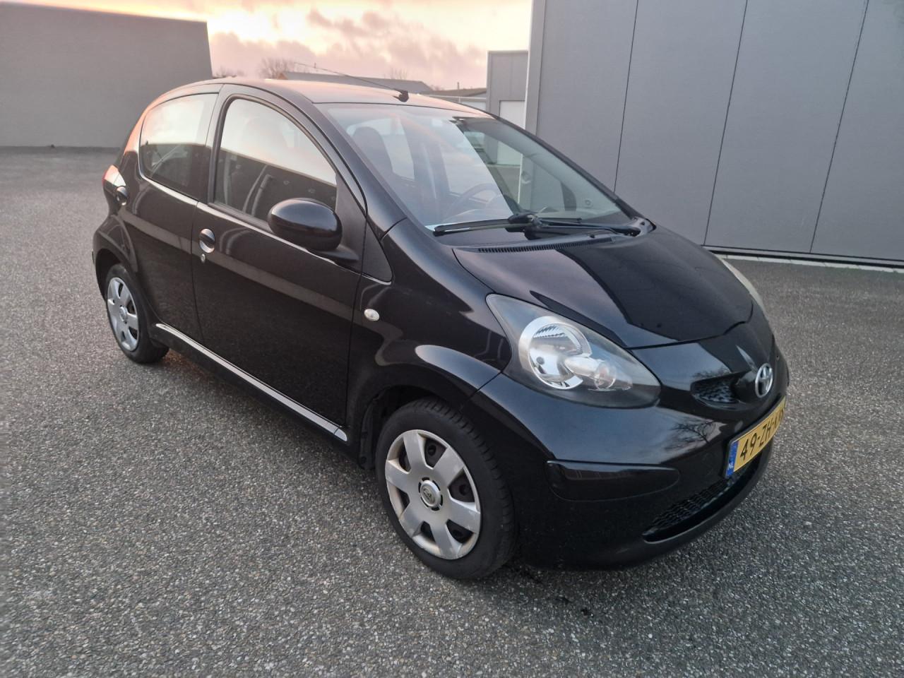 Toyota Aygo 1.0-12V +