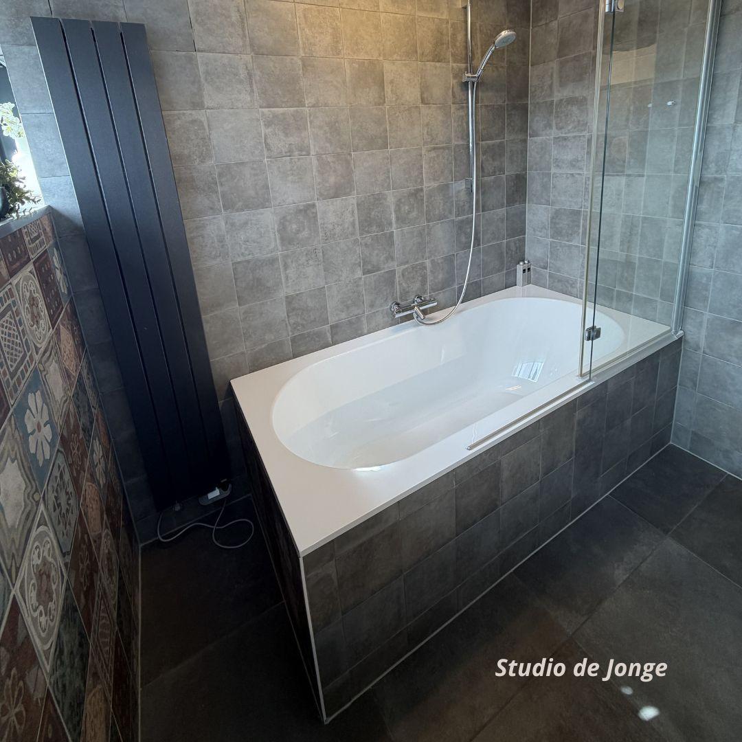 Luxe Badkamer met Warme Hotel Chique Uitstraling