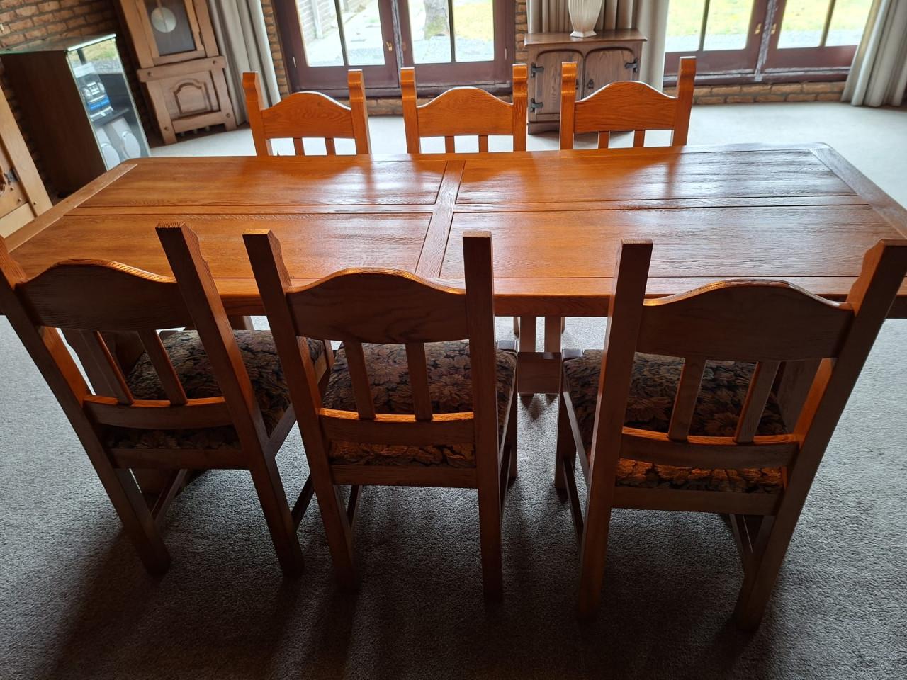 Eetafel met 6 stoelen