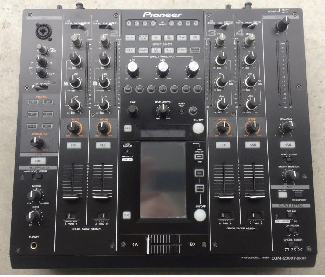 1 Pioneer DJM 2000 Nexus mixer/mengpaneel vr 945 euro