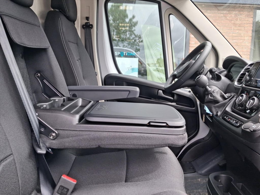 Citroen Jumper gb 2.2 bluehdi 120pk s&s l2h1 3zitplaatsen trekhaak | achter