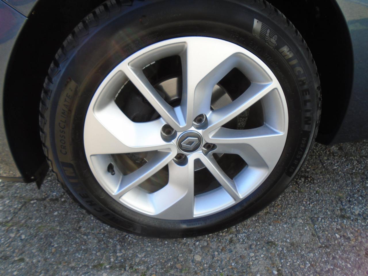 Renault Clio 10.9 TCe Estate Limited