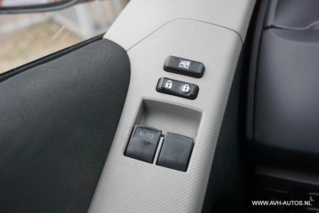 Toyota Yaris 1.0 vvti acces