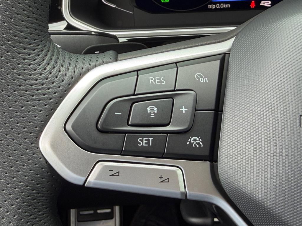 Volkswagen T-roc 1.5 tsi 150pk dsg r-line | trekhaak | camera | keyless | e