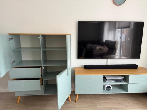 Tvkast + opbergkast