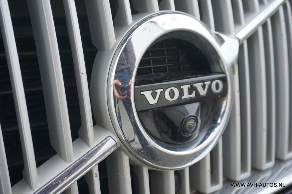 Volvo XC90 2.0 t8 twin engine awd momentum
