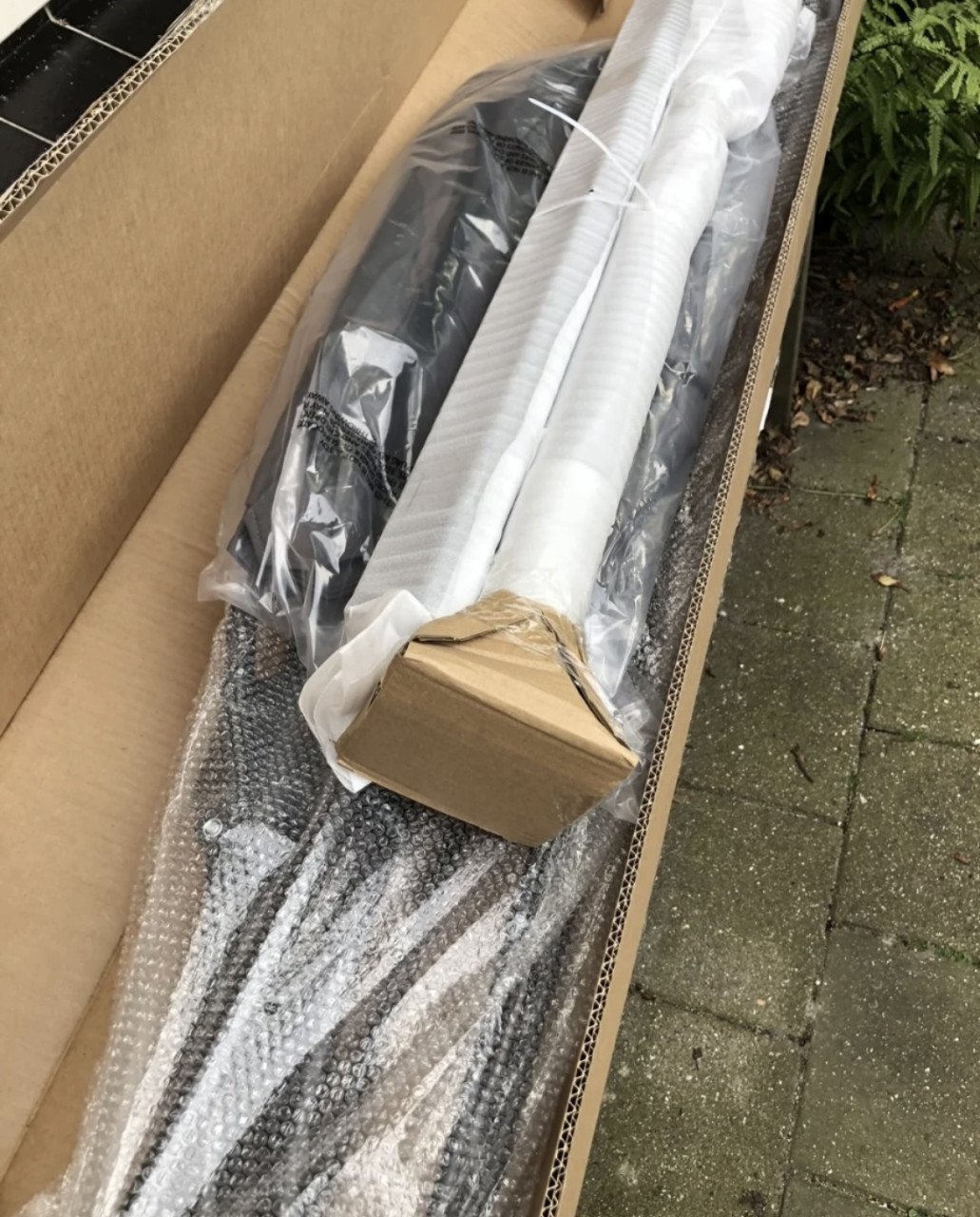Nieuwe zweefparasol / Diameter 300 cm / Zeer fraai systeem !!