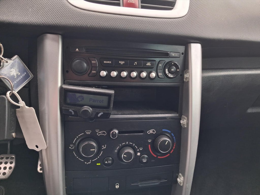Peugeot 207 sportium 1.6 vti 120pk trekhaak | cruise control | airco | blue