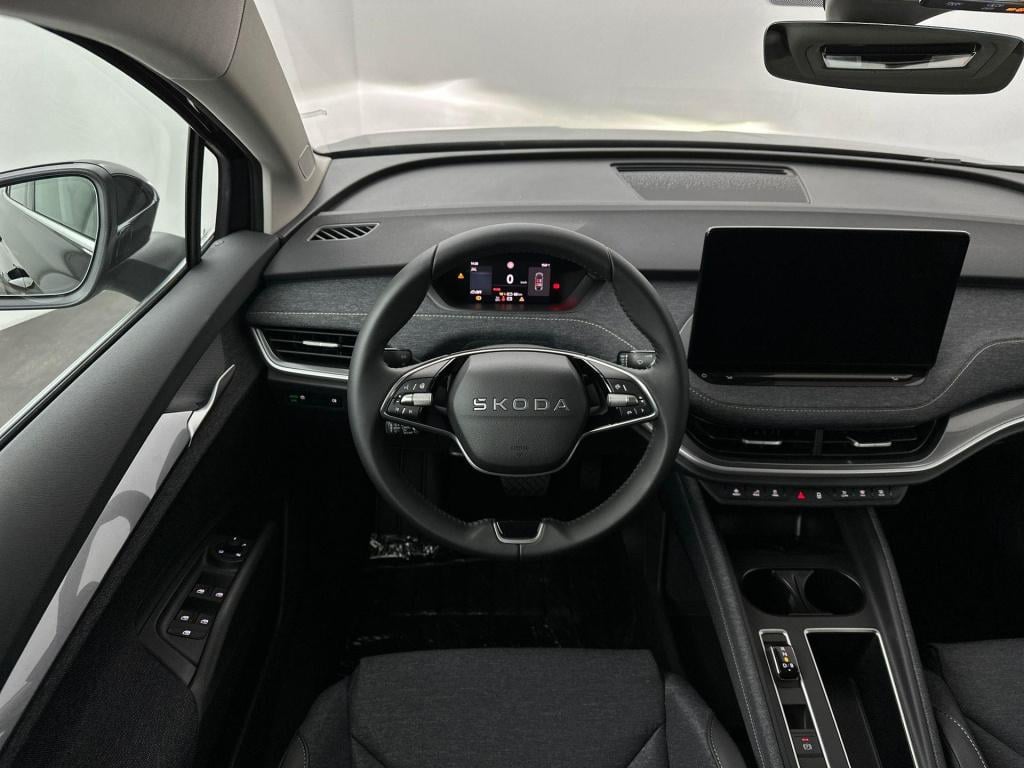 Skoda Elroq business edition elektromotor 150 kw / 204 pk suv