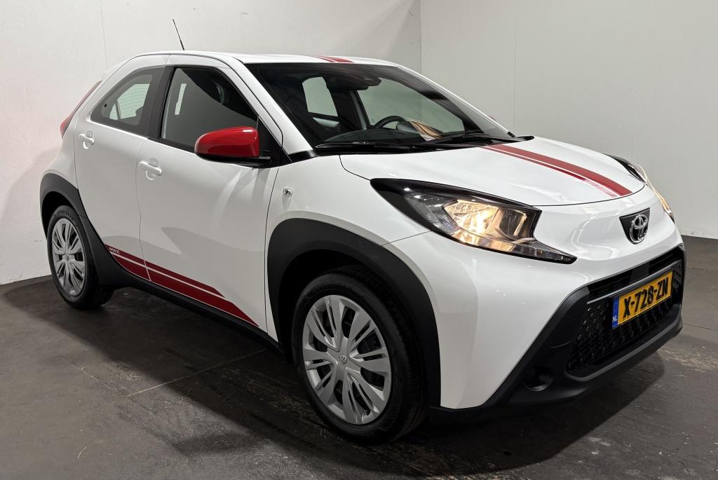 Toyota Aygo x 1.0 vvt-i mt play | camera | apple carplay |