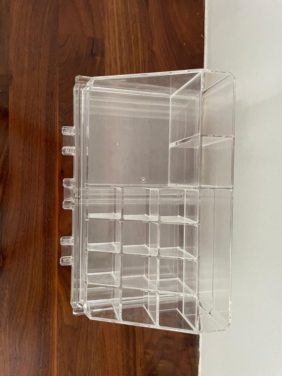 Make-up organizer