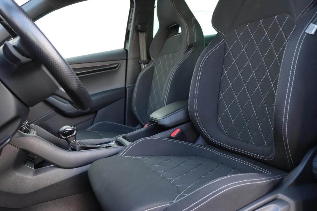 Skoda Karoq 1.5 tsi sportline business dsg7 150pk