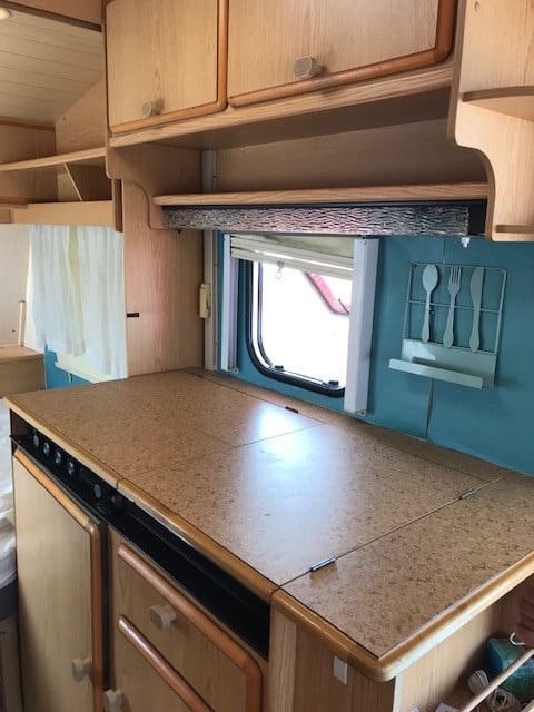 Knaus Südwind Comfortabele caravan stalling t/m mei 2026