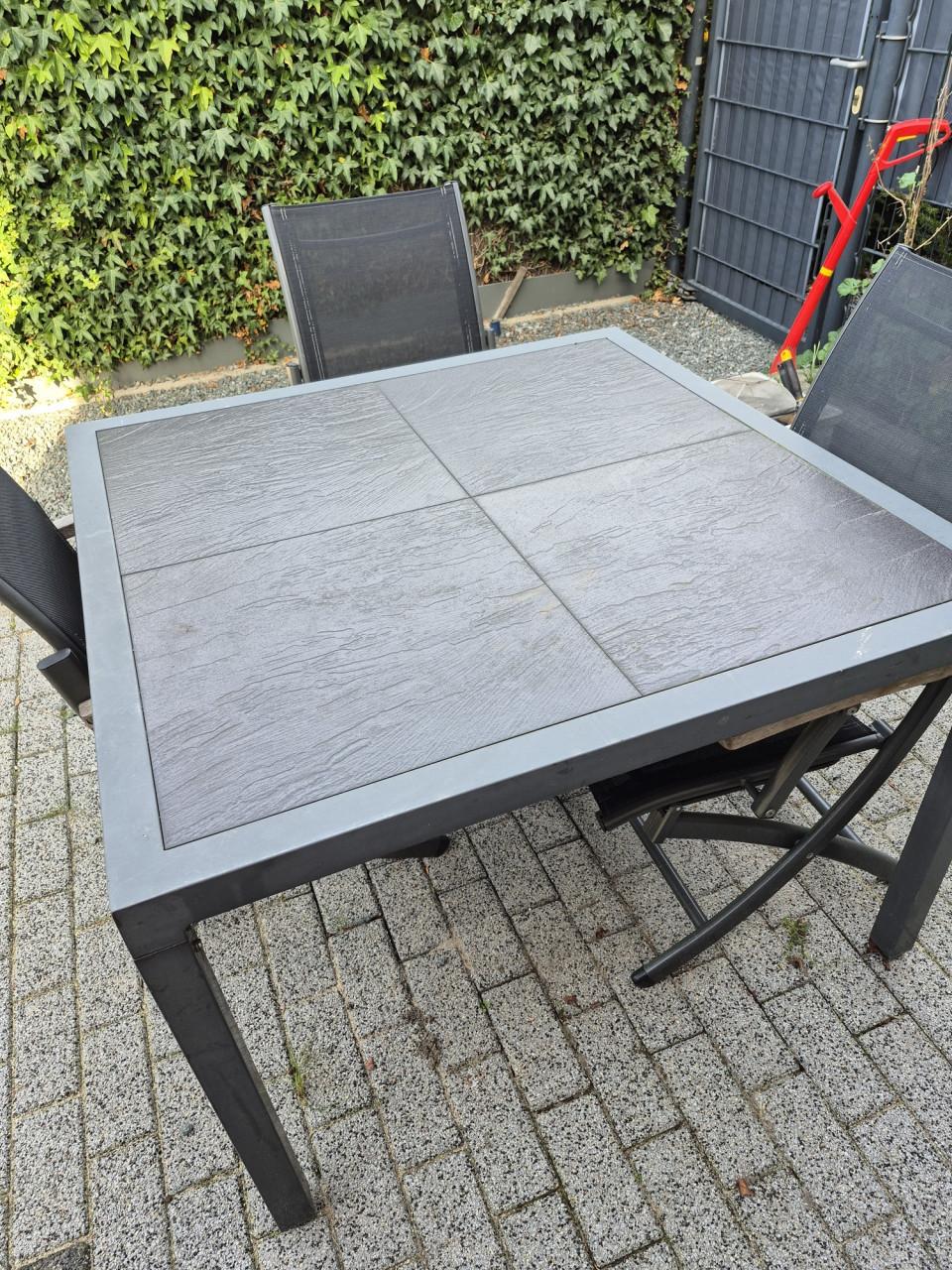 Tuintafel met stenen blad