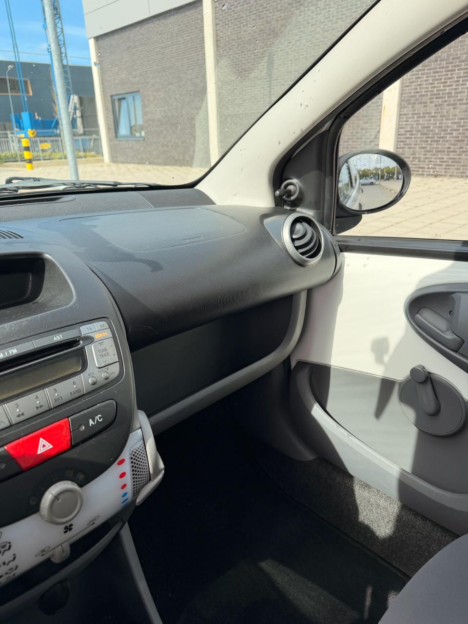 Peugeot 107/ 1.0 12V/ 5DR 2012 Wit/ AIRCO/ APK 09.03.2027