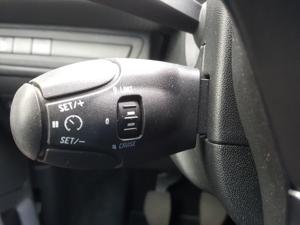 Peugeot 208 1.2 puretech 82pk signature navigatie | cruise control | airco 