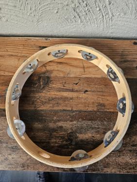 Vintage houten Tamboerijn met metalen jingles, nette staat