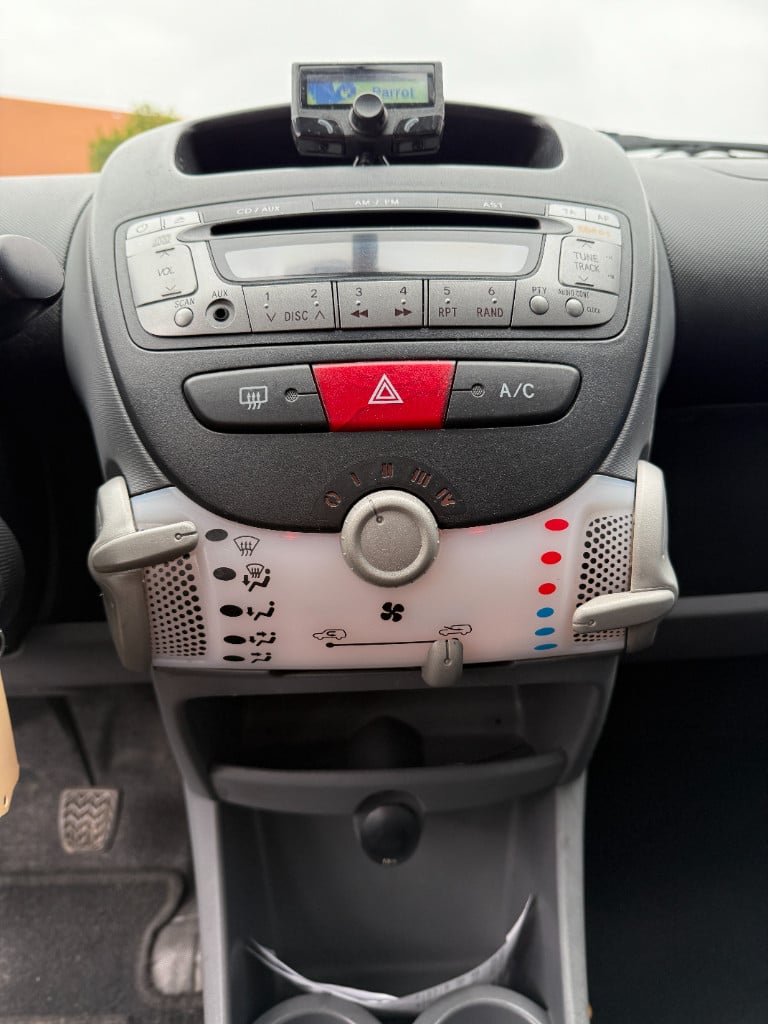 Peugeot 107 1.0 - urban move - airco - 5drs