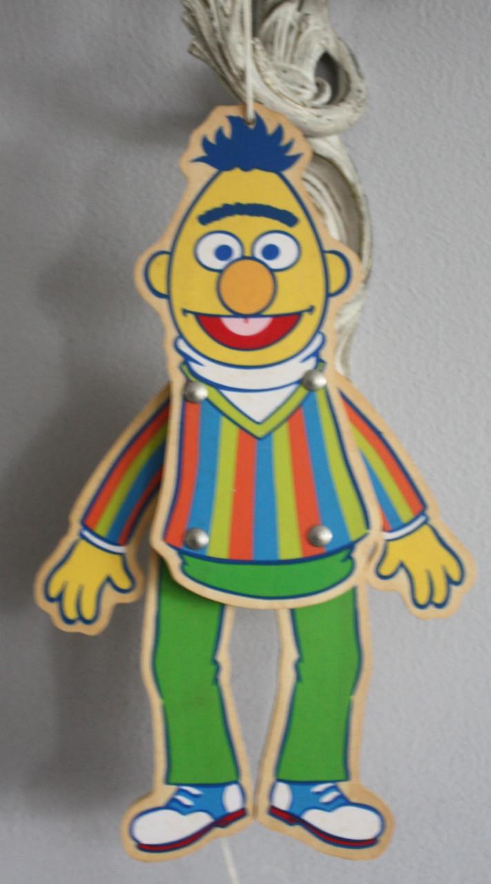 Houten trek pop bert van bert en urnie