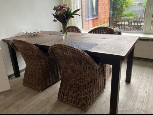 Tafel + stoelen