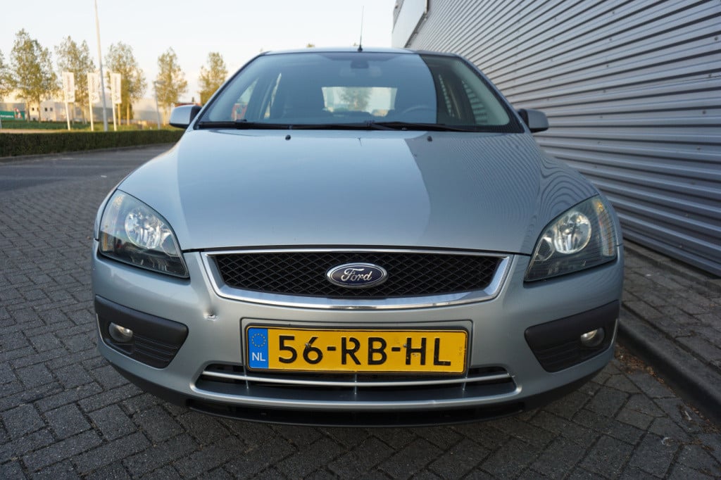 Ford Focus 1.6-16v first edition airco / elektr. ramen / lm velgen / trekha
