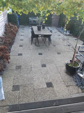 Gratis af te halen: gewassen grindtegels