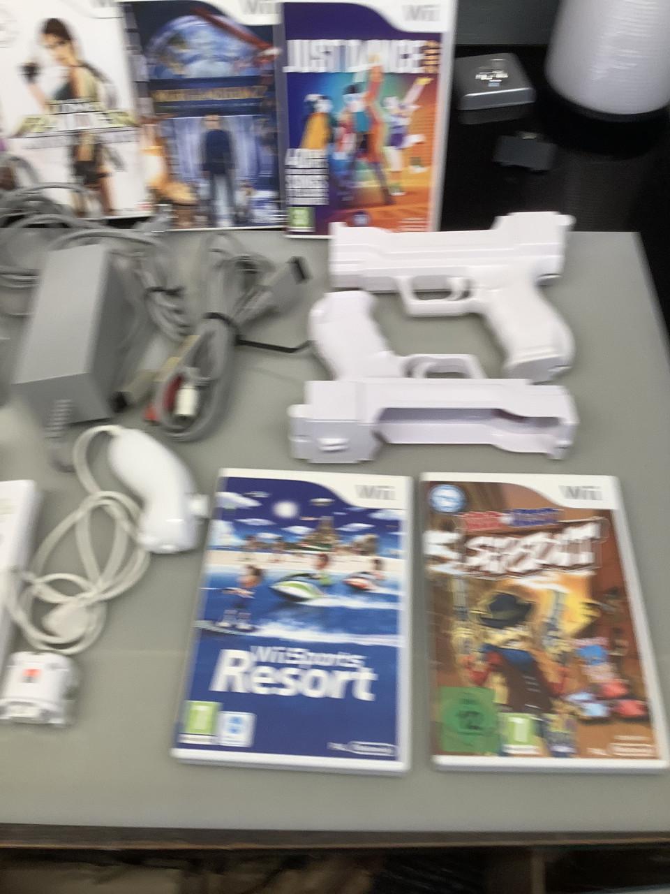 Complete Nintendo Wii set met console, controllers, accessoires enz