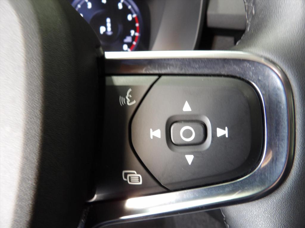 Volvo XC40 t3 163pk geartronic momentum core