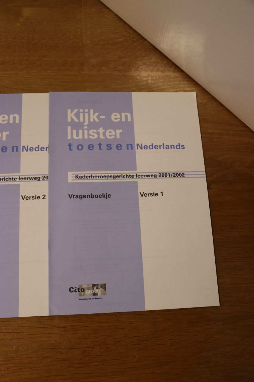 Kijk- en luistertoets Nederland Kaderberoepsgerichte leerweg 2001/2002